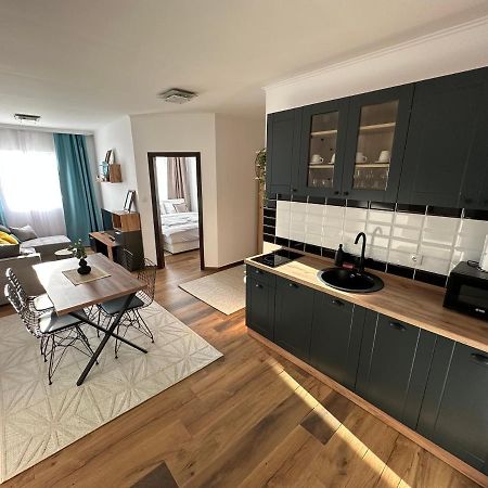 Sky Lux Apartmani Surčin Eksteriør billede