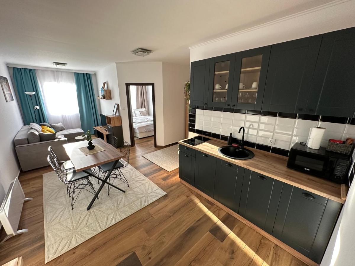 Sky Lux Apartmani Surčin Eksteriør billede