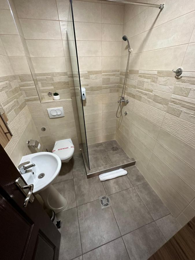 Sky Lux Apartmani Surčin Eksteriør billede