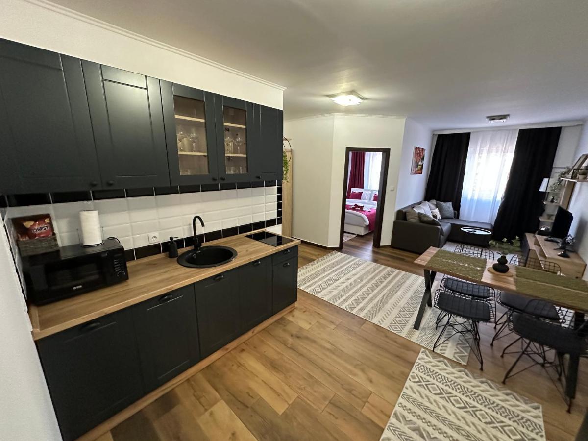 Sky Lux Apartmani Surčin Eksteriør billede