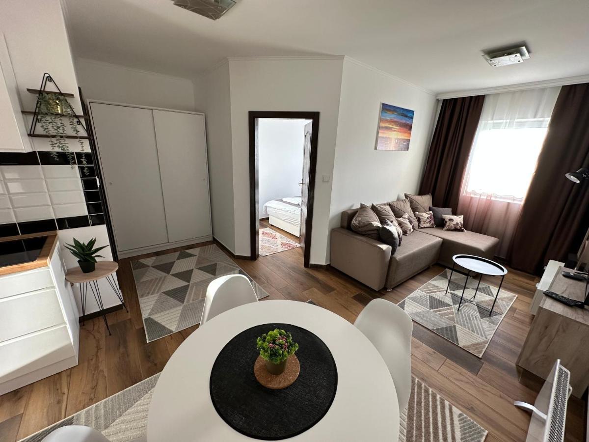Sky Lux Apartmani Surčin Eksteriør billede