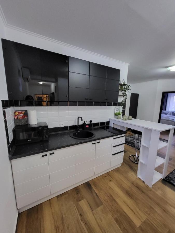 Sky Lux Apartmani Surčin Eksteriør billede
