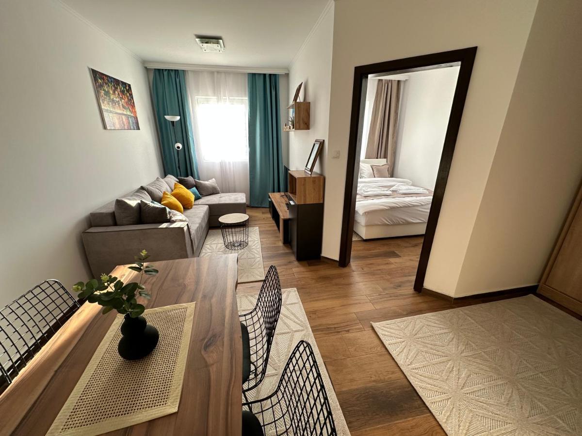Sky Lux Apartmani Surčin Eksteriør billede