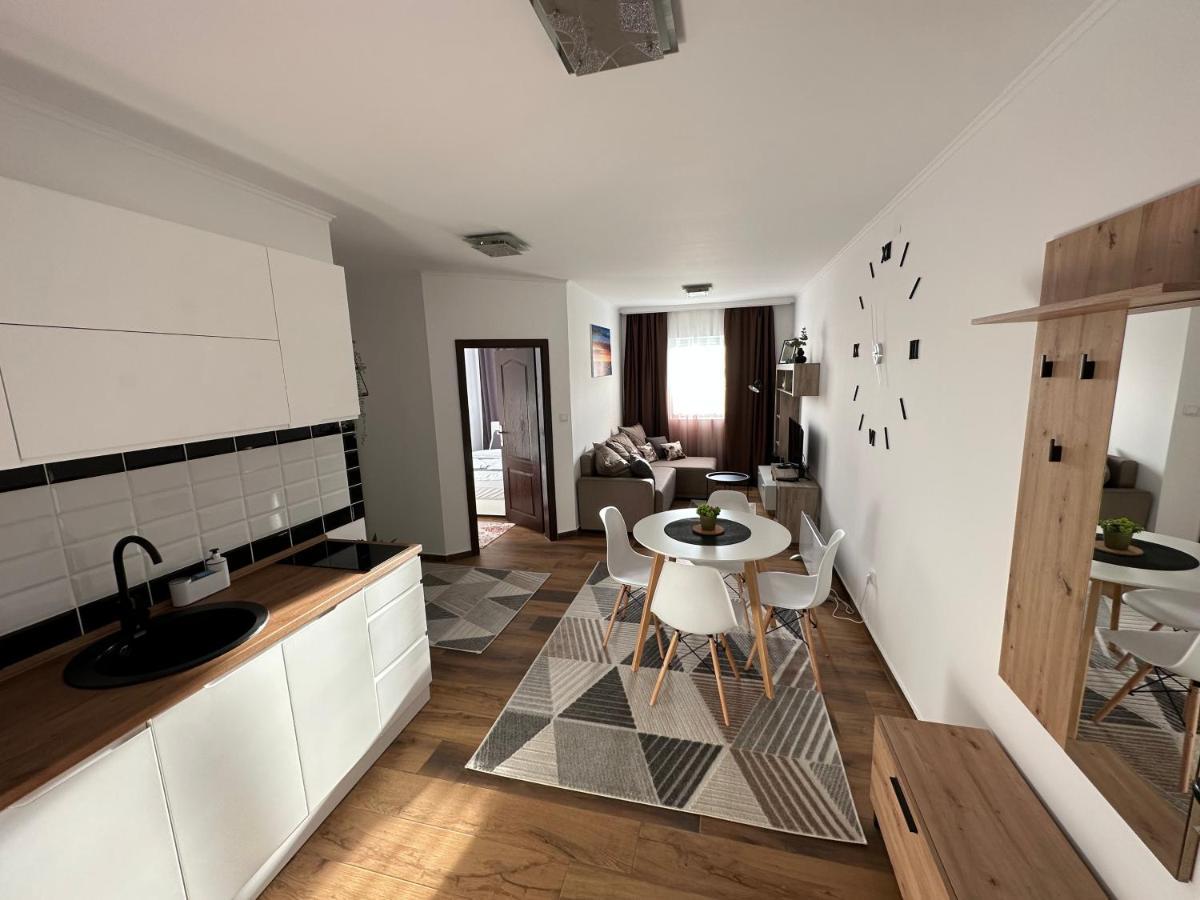 Sky Lux Apartmani Surčin Eksteriør billede