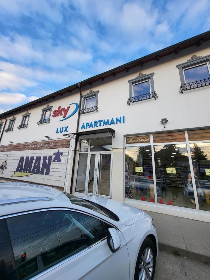 Sky Lux Apartmani Surčin Eksteriør billede