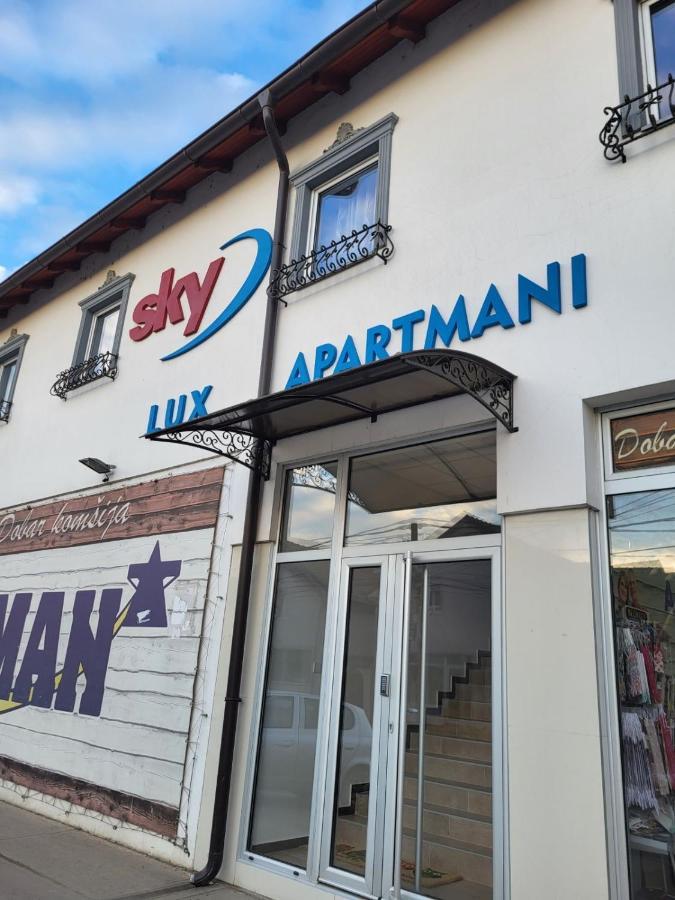 Sky Lux Apartmani Surčin Eksteriør billede